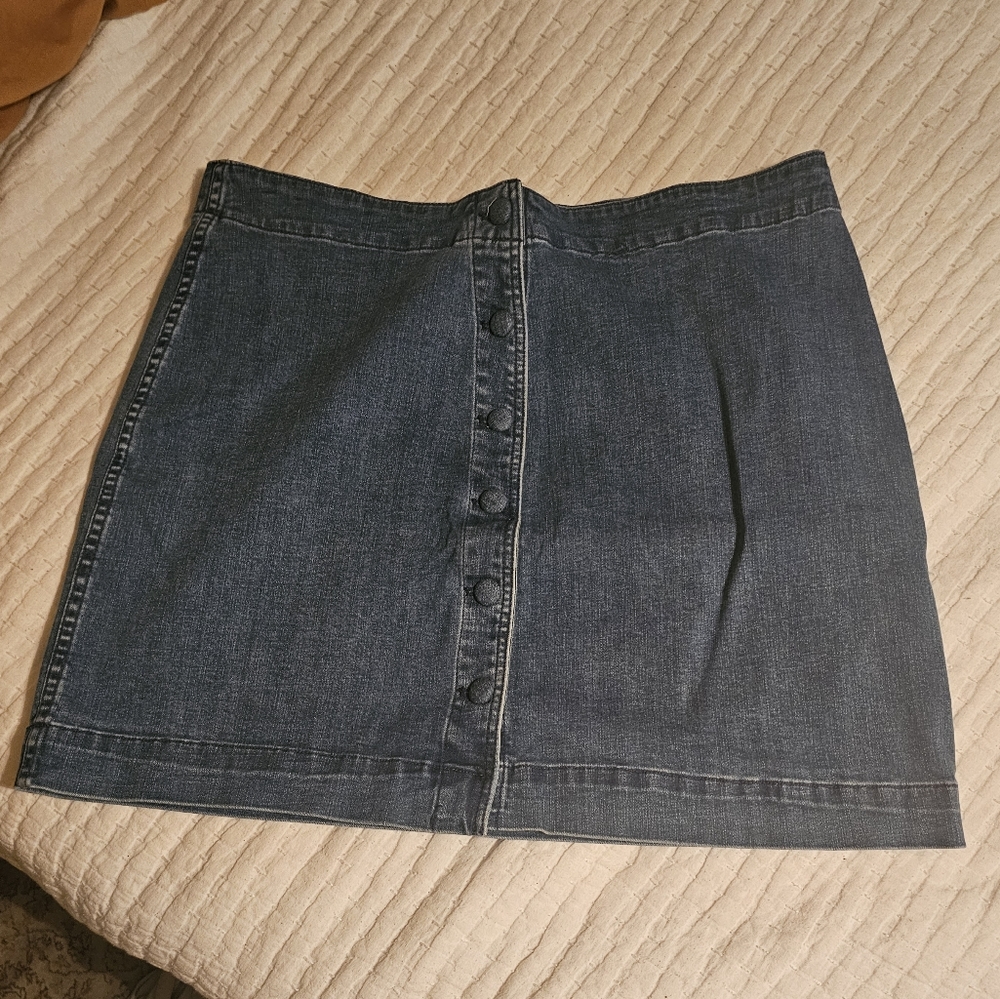 Made well denim button skirt knee length